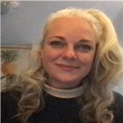 Native english tutor that excels in mentorship and coaching.